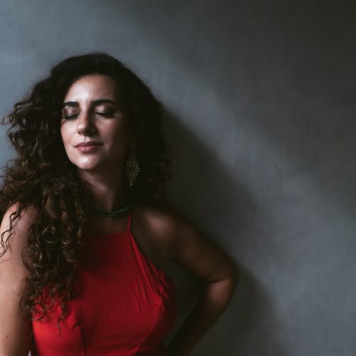 Sonastério ilumina lança novo episódio, com Aline Calixto, em formato  de samba e de carnaval, no dia 22 de agosto